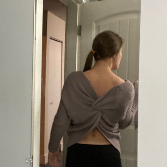 Open-back twist sweater - Picture 6 of 6